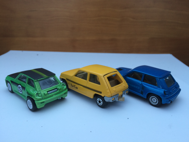 Illustration for article titled French Friday: Renault 5's in all Different Flavors